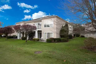 51 Windwatch Dr Dr, Hauppauge, NY 11788 - Photo 4