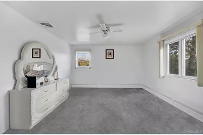 330 Bayville Avenue, Bayville, NY 11709 - Photo 28