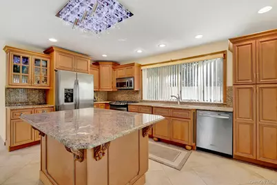 330 Bayville Avenue, Bayville, NY 11709 - Photo 10