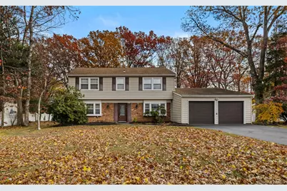 19 Barnwell Lane, Stony Brook, NY 11790 - Photo 2