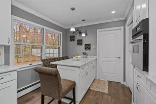 19 Barnwell Ln, Stony Brook, NY 11790 - Photo 6