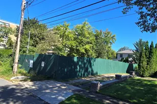 10-33 Burton St, Whitestone, NY 11357 - Photo 2