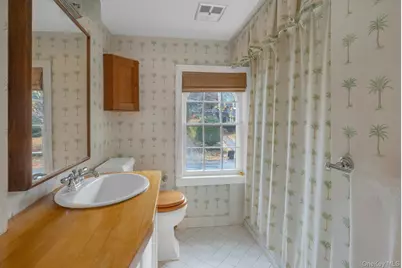 733 Stuart Avenue, Mamaroneck, NY 10543 - Photo 18