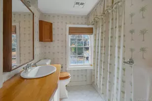 733 Stuart Ave, Mamaroneck, NY 10543 - Photo 18