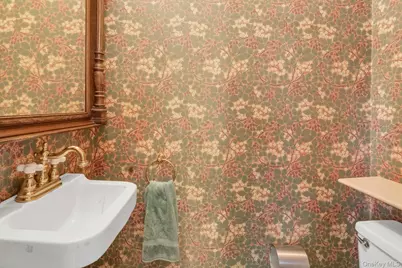 733 Stuart Avenue, Mamaroneck, NY 10543 - Photo 12