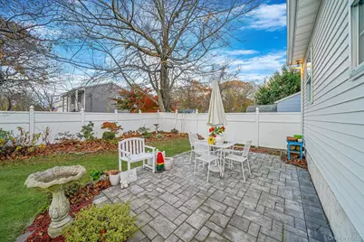 156 Clinton Avenue, Patchogue, NY 11772 - Photo 30