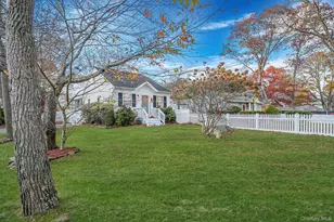 156 Clinton Ave, Patchogue, NY 11772 - Photo 2