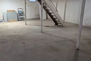 22 Murray Rd, Hicksville, NY 11801 - Photo 20