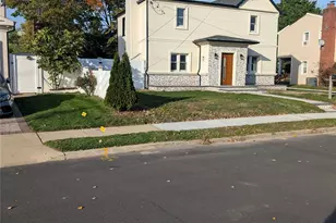 22 Murray Rd, Hicksville, NY 11801 - Photo 2