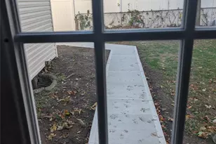 22 Murray Rd, Hicksville, NY 11801 - Photo 12