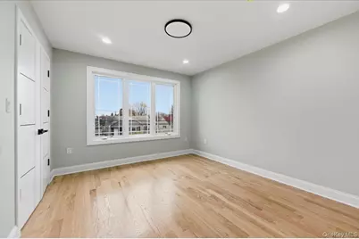 25 Countisbury Avenue, Valley Stream, NY 11580 - Photo 20