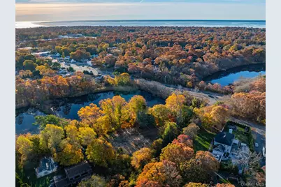 81 Old Broadway Avenue, Sayville, NY 11782 - Photo 18