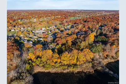 81 Old Broadway Avenue, Sayville, NY 11782 - Photo 16