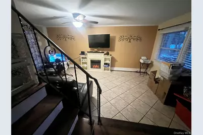 255 N 7th Street, Ronkonkoma, NY 11779 - Photo 4