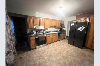 255 N 7th Street, Ronkonkoma, NY 11779 - Photo 6