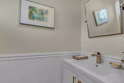2848 Clubhouse Road, Merrick, NY 11566 - Photo 14