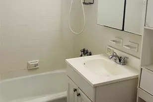 89-00 170th St, Jamaica, NY 11432 - Photo 4