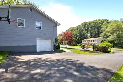 29 Skylark Drive, Monsey, NY 10977 - Photo 4