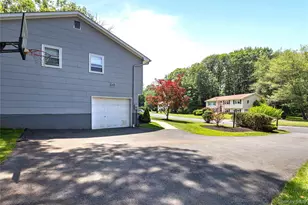 29 Skylark Dr, Monsey, NY 10977 - Photo 4