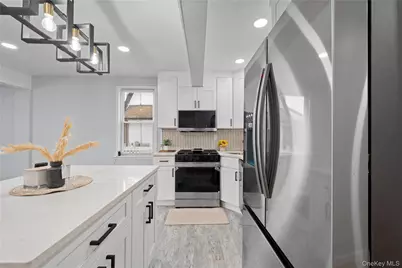 11942 189th Street, Saint Albans, NY 11412 - Photo 6