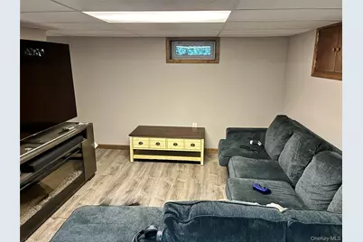 86 Scarcliffe Drive, Malverne, NY 11565 - Photo 16