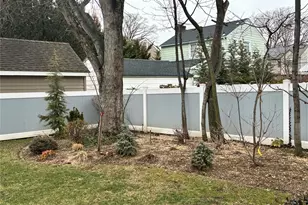 86 Scarcliffe Dr, Malverne, NY 11565 - Photo 4