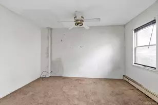 8 Jackson St, Glen Cove, NY 11542 - Photo 12