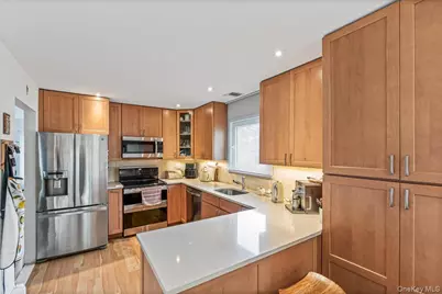 4928 Express Drive S, Ronkonkoma, NY 11779 - Photo 8