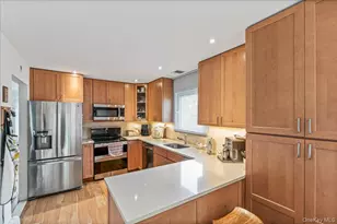 4928 Express Dr S, Ronkonkoma, NY 11779 - Photo 8