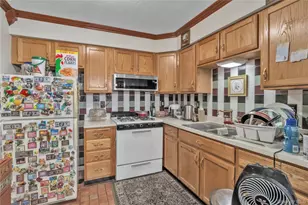 221 MacDougal St, Brooklyn, NY 11233 - Photo 6