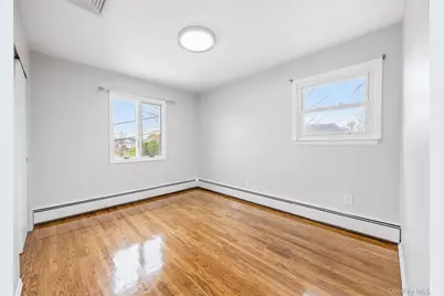 14 Hilton Court, Hicksville, NY 11801 - Photo 10