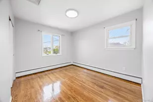 14 Hilton Ct, Hicksville, NY 11801 - Photo 10