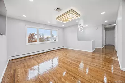 14 Hilton Court, Hicksville, NY 11801 - Photo 4