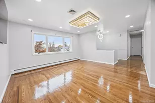 14 Hilton Ct, Hicksville, NY 11801 - Photo 4