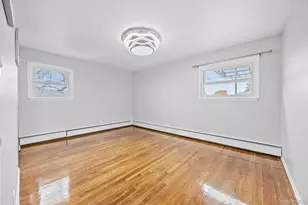 14 Hilton Ct, Hicksville, NY 11801 - Photo 8