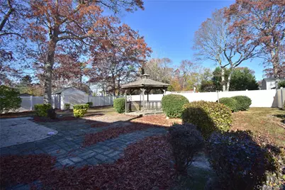 297 Clarice Boulevard, Holbrook, NY 11741 - Photo 18