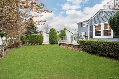 2271 Locust Street, Merrick, NY 11566 - Photo 20