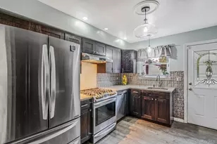 32 Mc Cue Ave, Wyandanch, NY 11798 - Photo 10