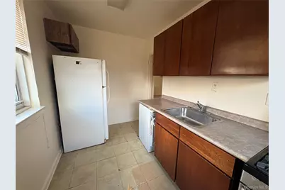 263-18 73 Avenue #2nd Floor, Glen Oaks, NY 11004 - Photo 4