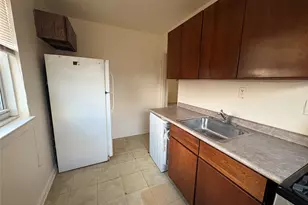 263-18 73 Ave, Glen Oaks, NY 11004 - Photo 4