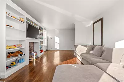 9 Hillside Avenue, Glen Head, NY 11545 - Photo 12