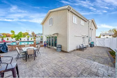 287 Clearmeadow Drive, East Meadow, NY 11554 - Photo 10