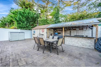 287 Clearmeadow Drive, East Meadow, NY 11554 - Photo 12