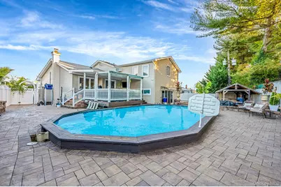 287 Clearmeadow Drive, East Meadow, NY 11554 - Photo 2