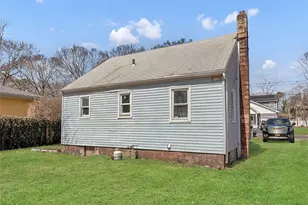 106 Eleanor Ave, Mastic, NY 11950 - Photo 14