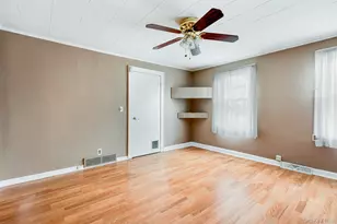 36 Spruce St, Poughkeepsie, NY 12601 - Photo 6