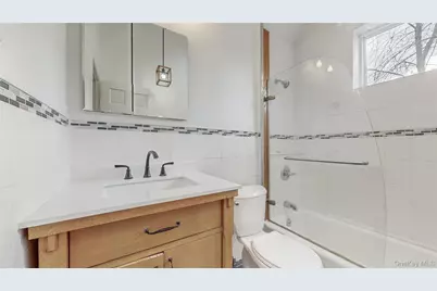 72-04 Manse Street, Forest Hills, NY 11375 - Photo 16