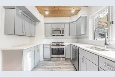 72-04 Manse Street, Forest Hills, NY 11375 - Photo 6