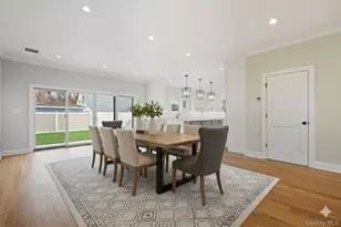 39 Cobalt Ln, Westbury, NY 11590 - Photo 10