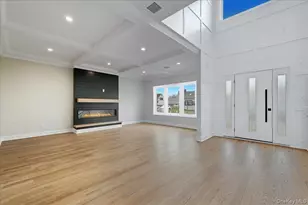 39 Cobalt Ln, Westbury, NY 11590 - Photo 6